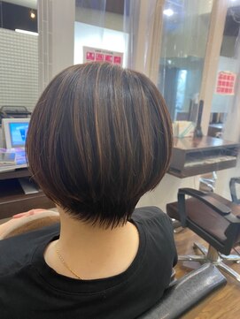 グロウトヨサキワン(GLOW TOYOSAKI ONE) 抜け感ショートスタイル