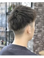 ウィスカーヘアー(whisker hair)&nbsp;ツーブロックショート
