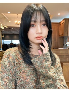 ビュートリアム 南青山(BEAUTRIUM) くびれミディアムレイヤー 簡単 イルミナカラー 20代30代40代