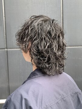 シオ ヘアー デザイン(Sio. hair design) ミディアム前上がりウルフ 波巻きパーマ