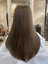 ハコ(H.A.Co) オリーブグレージュは柔らかいくすみ系カラーです。