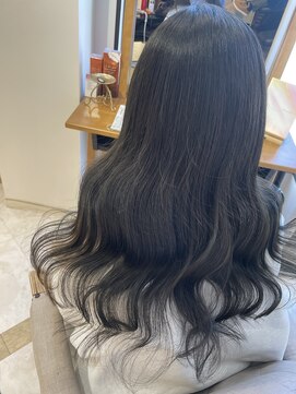 ラビスモア(Lovis moa) ホワイトグレージュ／ミニウルフ/髪質改善／チェリーブラウン