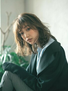 エミュ 表参道 青山(emu) 【emu井上信洋】エアリーウェーブに透明感ベージュ【エミュ】