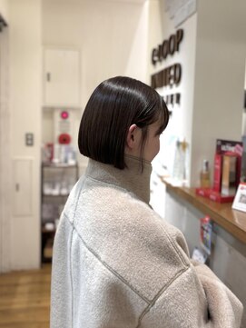 シーループユナイテッドアトリエ(C-LOOP UNITED ATELIER) 艶ボブ/タイトボブ/やわらかベージュ/水素カラー