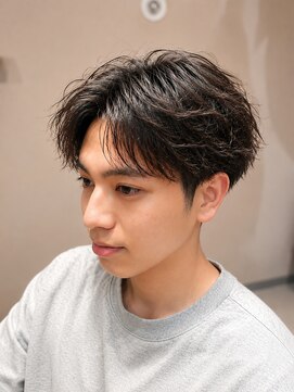 テオ(Teo) フェザーパーマ×センターパート