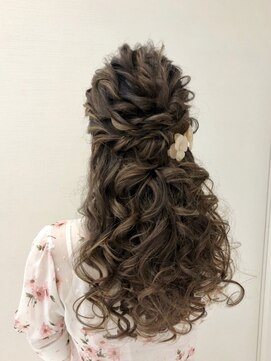 ヘアイズム ブランシュ(hair-ism BLanCHe) ハーフアップ