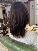 【shige】お客様スタイル♪外ハネくびれレイヤーシルバーカラー