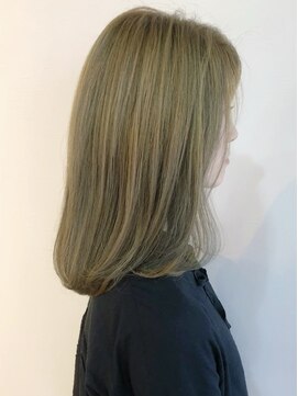 リコ(LIKO) 大人のハイトーンミディ☆大人カラー/ローライト/ハイトーン