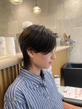 ルクス(Luxs) 【毛流れセンターパートウルフ】