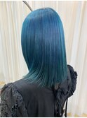 個性派ターコイズブルー