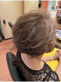 大人ショート　白髪ぼかし　アッシュカラー
