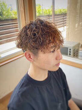 コモレビ(komorebi) 【山本智文】スパイラルパーマメンズマッシュ