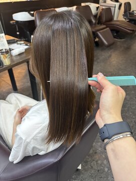 ヴィオラカラー(VIOLLA COLOR) 地毛風ストレート×前髪あり/小倉