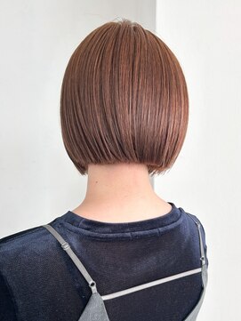 カシェル トウキョウ(Cashel Tokyo) 後ろがハネやすい方へ ミニボブ ぱつっとボブ 切りっぱなしボブ