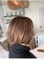 ロエ(loe)&nbsp;癖と白髪を活かしたハイライトデザイン