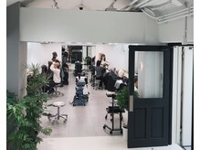 【 居るだけで気持ちの良い空間 】をご提供します。[インナーカラー/ブリーチ/表参道/原宿/明治神宮前]