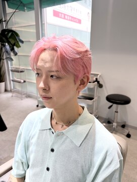 ノラ ウメダ(NORA UMEDA) 韓国ヘア アクティブショート×センターパート×ペールピンク