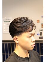 ツーエイチ 新宿(2H)&nbsp;テーパーフェード/ショートセンターパート