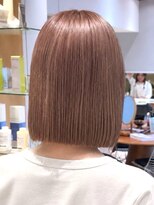 ナチュラル ヘアーデザイニング(Natural hair designing)&nbsp;ぷつっとラインが映えるミニボブ×ミルクティーベージュで垢抜け
