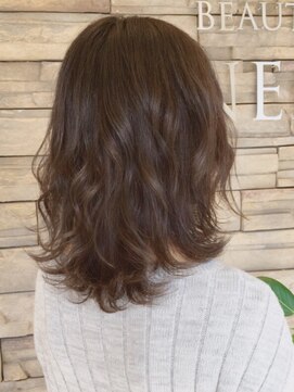 ビューティサロンアネモネ(BEAUTY SALON ANEMONE) ミディアムレイヤー