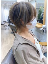 アヴァロン(AVALON)&nbsp;〈30代40代〉絶壁解消ショートボブ×ハイライト【mag佐藤】