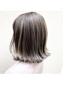 グレージュハイライト×切りっぱボブ