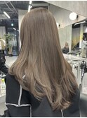 シアーベージュカラー×ロングレイヤーカット【CHICA】