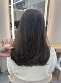 透明感たっぷりオリーブグレージュ