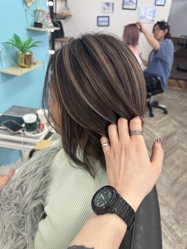 ウル(ulu) コントラスト　ハイライト　ミルクティーカラー