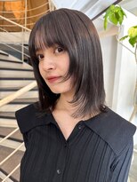 ロライマ 中目黒(roraima)&nbsp;ボブ外ハネ/レイヤー/透け感グレーパール/カラー