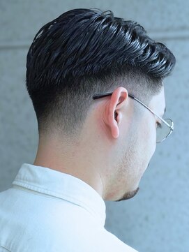 ダウバーバーショップ 表参道(DAU BARBER SHOP) 30代メンズカット バーバーヘア フェードカット 理容室 ビジネス