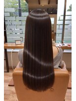 ヴィサージュクルー(VISAGE crew)&nbsp;補修と保湿効果のトリートメントで艶々なロングデザイン！