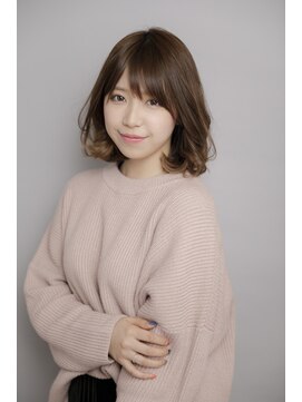 ルルディ バイ アフロディーテ銀座(luludi by APHRODITE) ミディアム/デザインカラー/シルキーベージュ/斜めバング/銀座