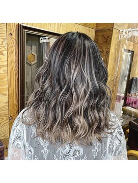 ユートピア(U topia) 【U-topia町田】【エアータッチバレイヤージュ】夏ハイライト