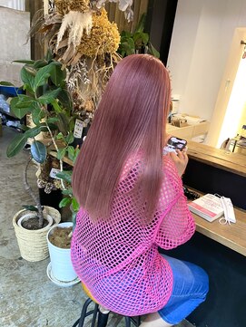 アルク(A.R.K) ロングヘアとピンクベージュ