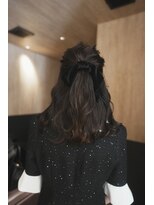 ミューズ バイ ケンジ(MUSE by KENJE) ハーフアップヘアアレンジウェーブリボン