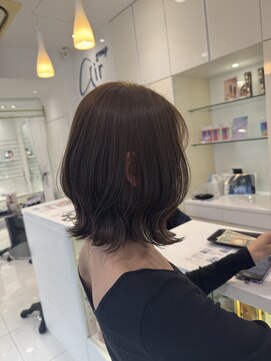 エアー 銀座タワー(AIR) 外ハネ/ボブ/オリーブベージュ/ブリーチ無し