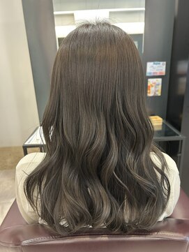 ノーム バイ アウラ(norm. by aura) オリーブベージュ　透明感カラー　ニュアンスカラー