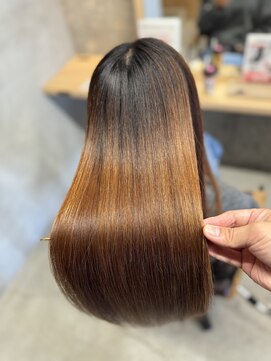 リタ 枚方(Rita) 地毛風ストレート◎髪質改善で叶える艶髪ロング