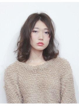 コッチ(kocchi.) 大人可愛いセンターパートふわミディメルティカラー