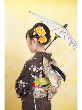 トータルビューティーサロンカワニシ まとめ髪と着付け