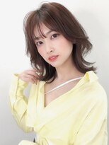 可愛いのに大人っぽい韓国くびれミディアムレイヤー