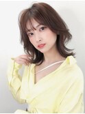 可愛いのに大人っぽい韓国くびれミディアムレイヤー