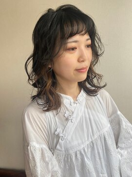 マッシュ チャヤマチ(MASHU chayamachi) インナーカラー×カールヘア