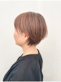 ピンクベージュ