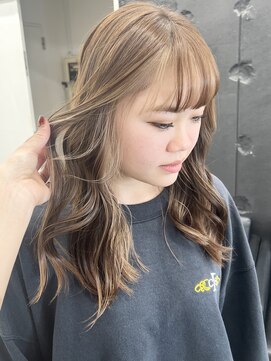 ココ 原宿(KOKO) 小顔レイヤーカットオリーブグレーココアベージュインナーカラー