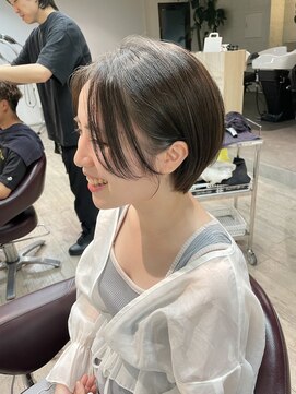 コワファーストナガサキシャンプーボーイ(COIFF1RST NAGASAKI SHAMPOO BOY) 大人可愛い20代30代40代黒髪前下がりショートボブ丸みショート◎