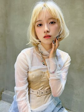 エイミー(Aimee) Aimee 町田 ニュアンスショート×ホワイトベージュ