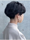 黒髪ショート 刈り上げ ハンサムショート パーマ女子