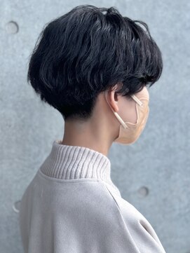 オーク 学芸大学(OAK) 黒髪ショート 刈り上げ ハンサムショート パーマ女子